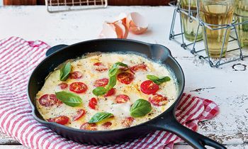 Omlet z pomidorami i Zottarellą